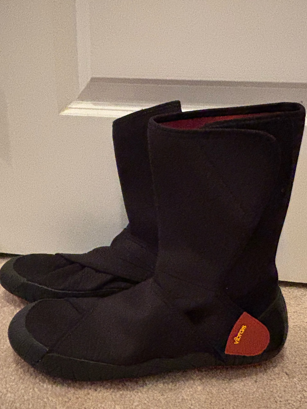 Vibram FiveFingers Furoshiki Womens 10 Men’s 8 Black Neoprene Wrap Boots Unisex